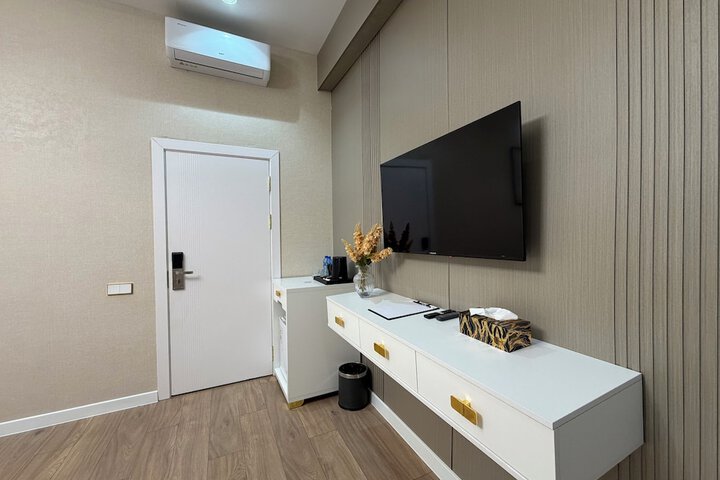 Room 16 of 52