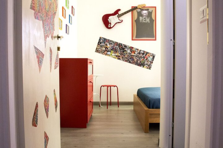 Room 10 of 24