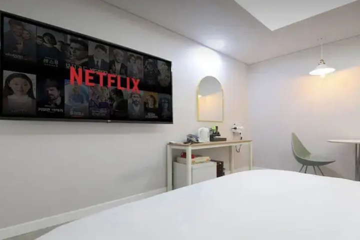 Room 15 of 22