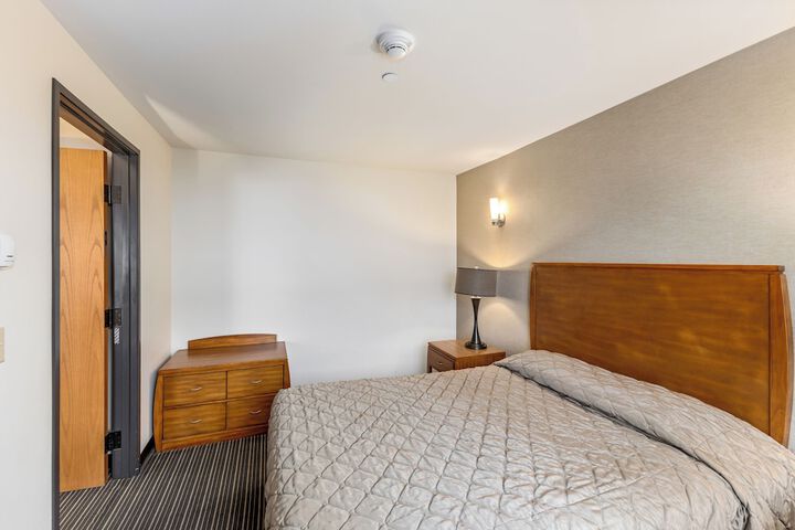 Room 42 of 127