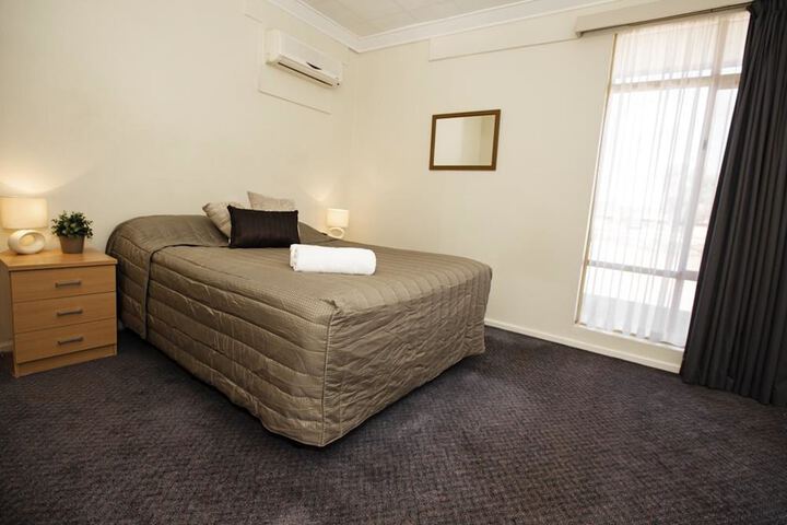 Room 8 of 31
