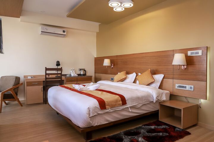 Room 10 of 34