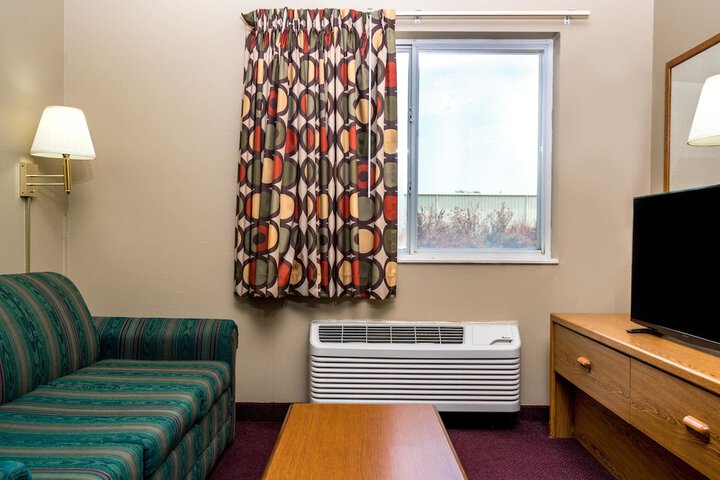Room 8 of 31