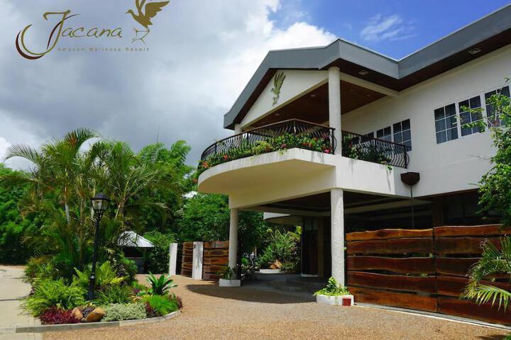 Jacana Amazon Wellness Resort