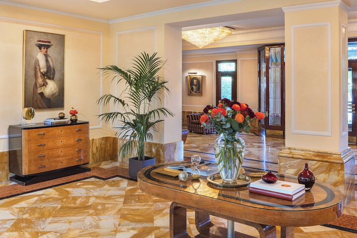 Hotel Interior 10 of 119