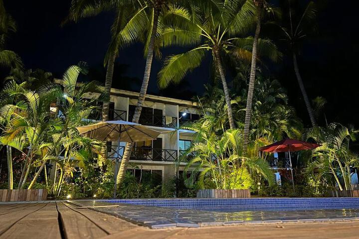 Oasis Palms Hotel