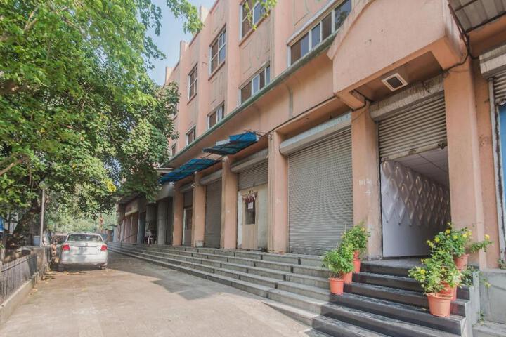 Hotel O Divine Residency Near Phoenix Marketcity