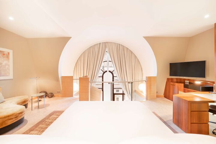 Room 105 of 201