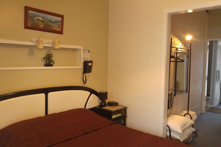 Room 11 of 86