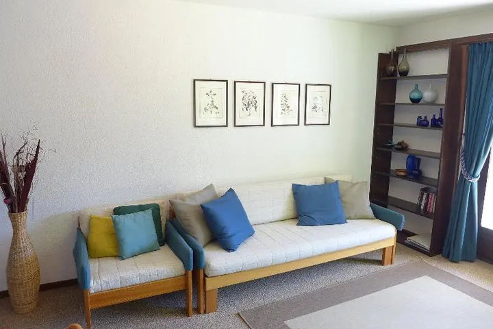 Room 2 of 12