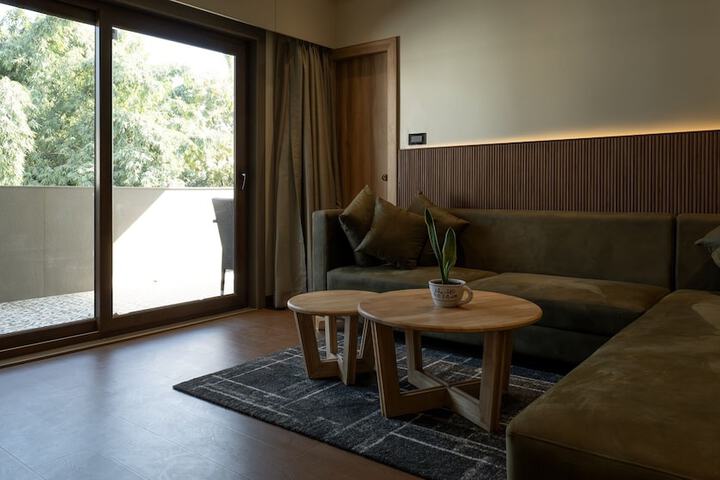 Lounge 39 of 71