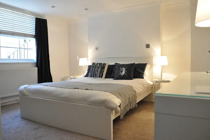 Photo of Stunning 3 Bedroom Bath