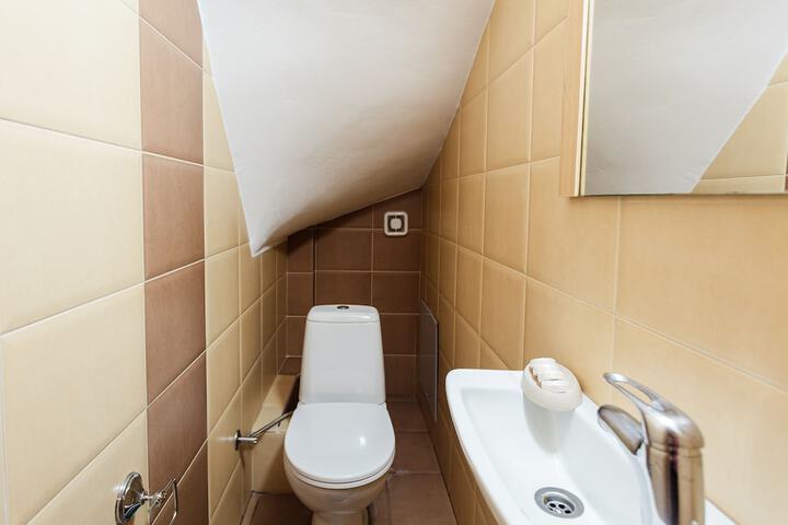 Room 16 of 21