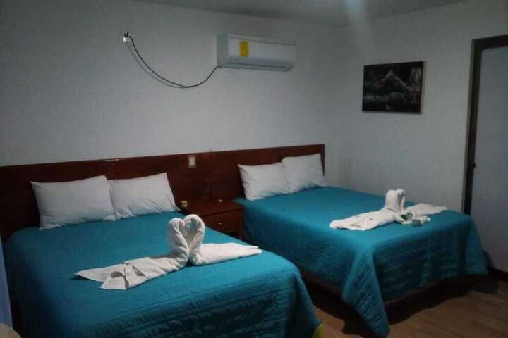Room 7 of 18