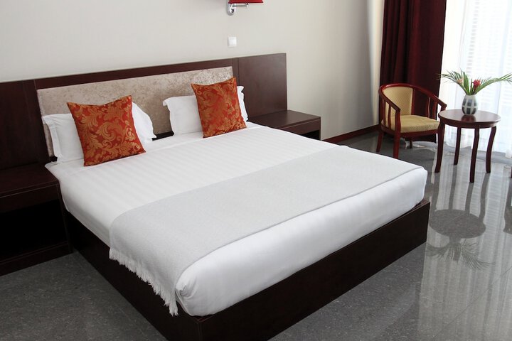 Room 3 of 29