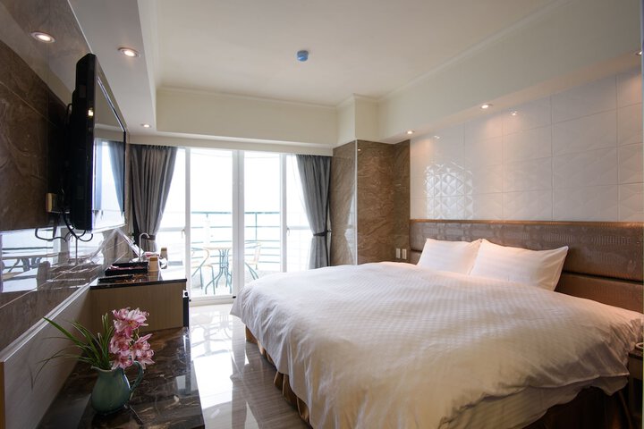 Room 7 of 39