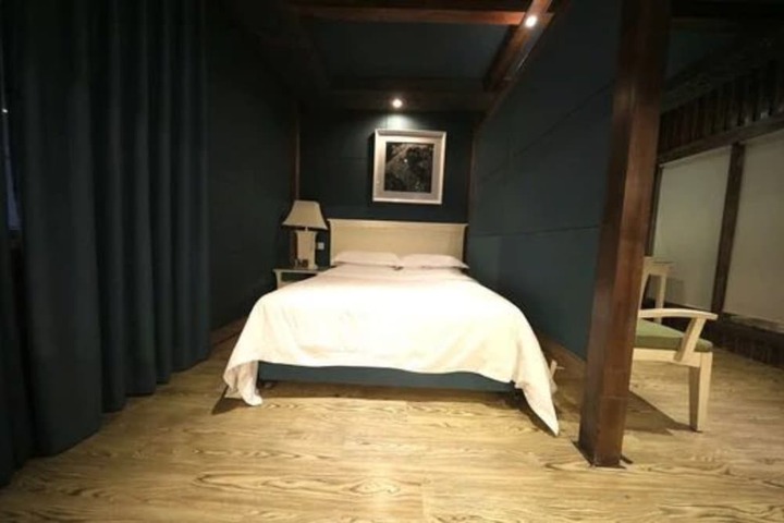 Room 39 of 65
