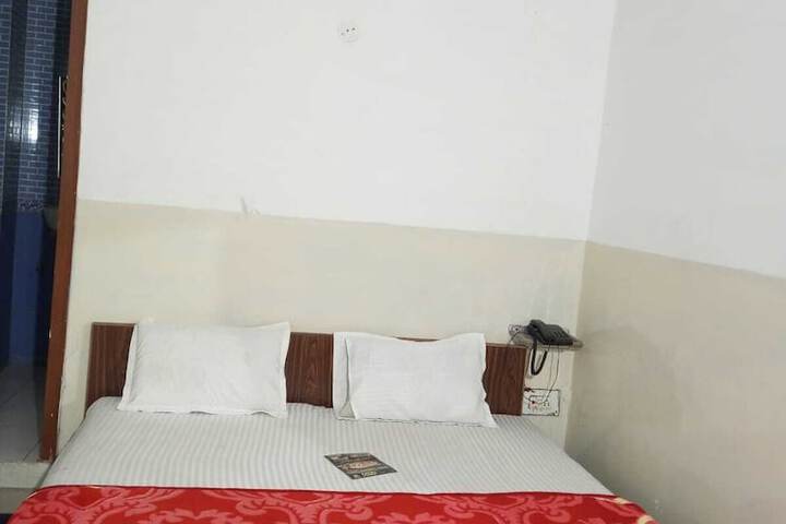 Room 6 of 15