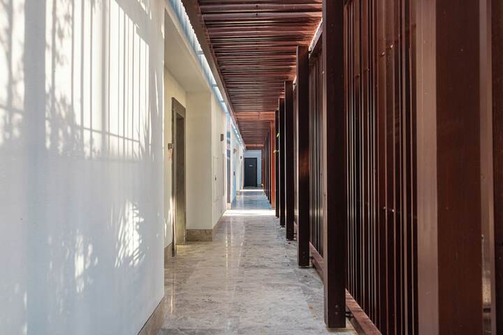 Ballroom/Hall 136 of 180