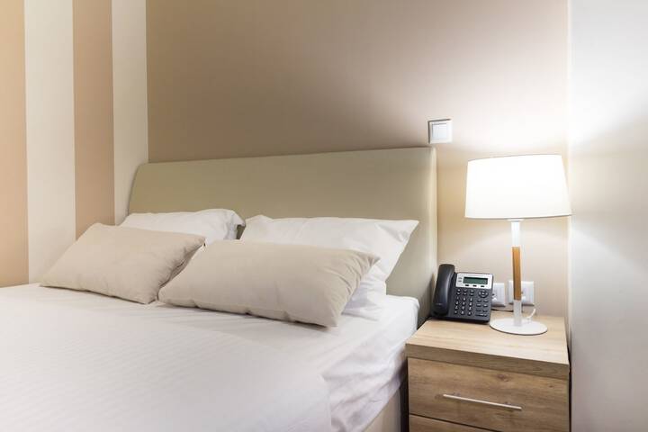 Room 8 of 111