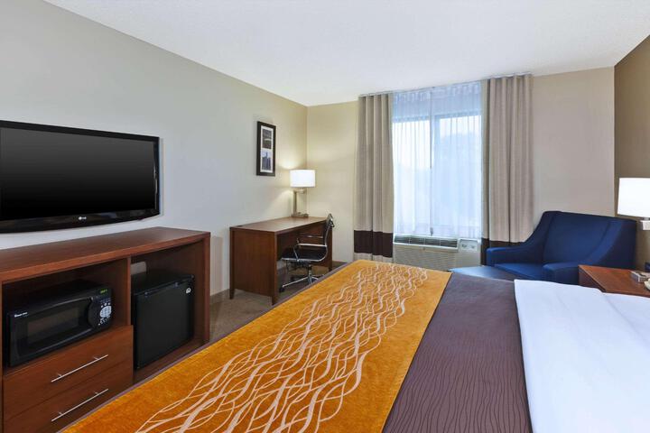 1 King Bed (9 of 19)