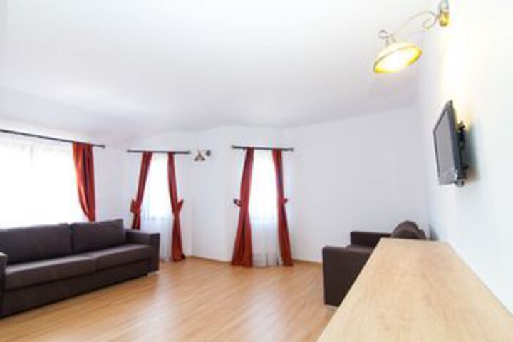 Room 19 of 25