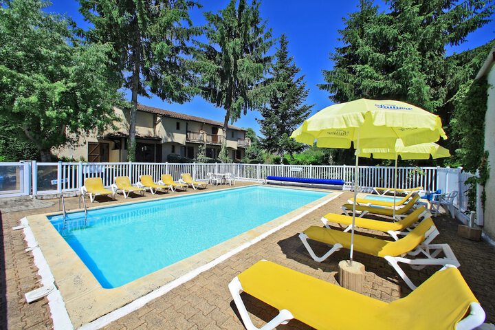 Pool Hotel