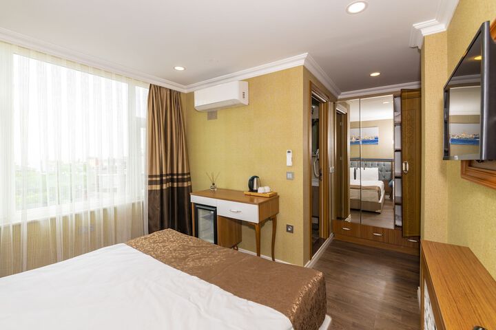 Room 9 of 48