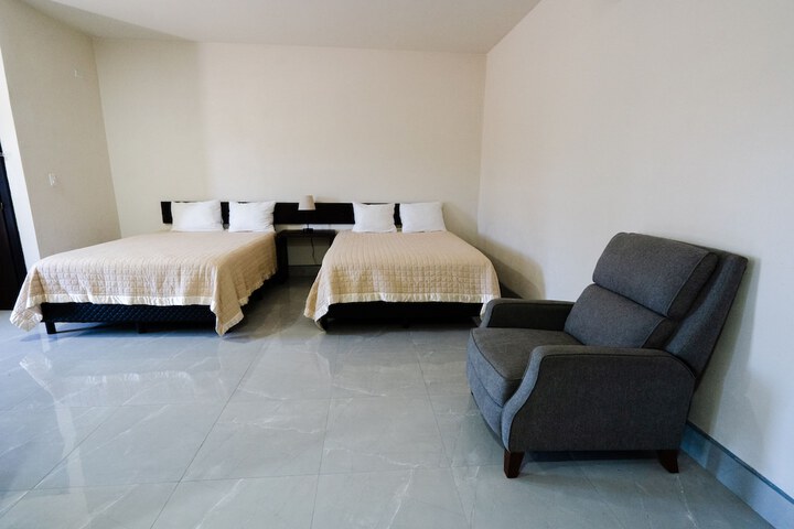 Room 48 of 211