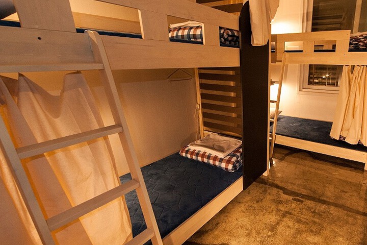 Room 4 of 151