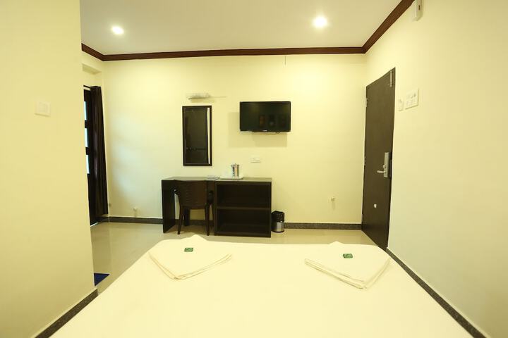 Room 7 of 32