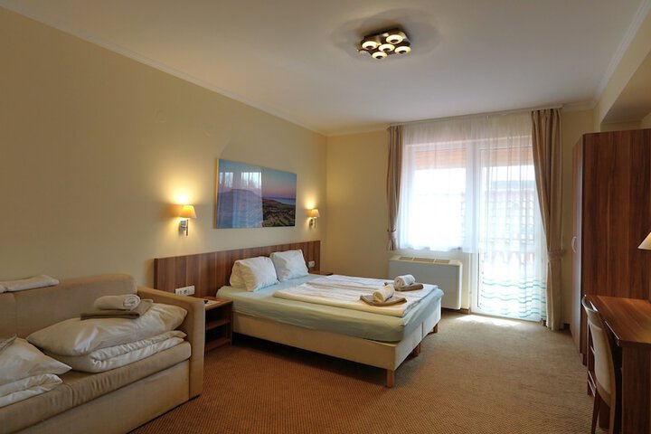 Room 27 of 88