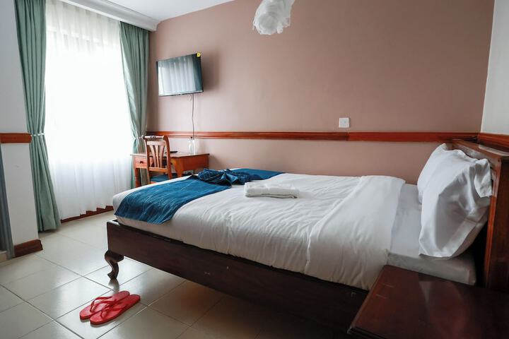 Room 13 of 31