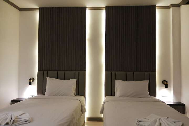 Room 11 of 60