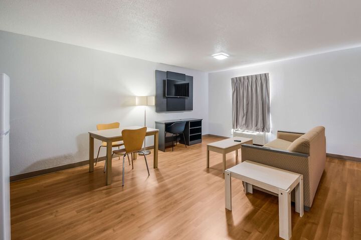 Room 12 of 28