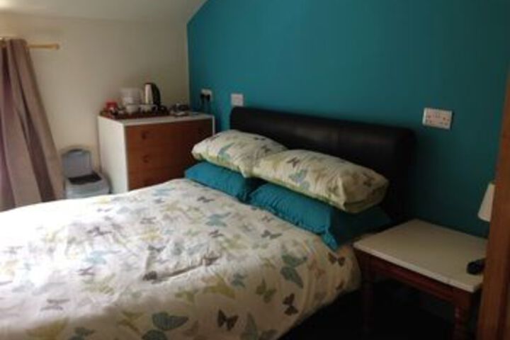 Room 5 of 12