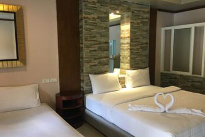 Room 8 of 17