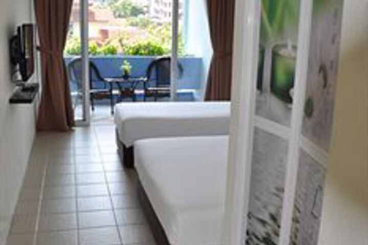 Room 4 of 14