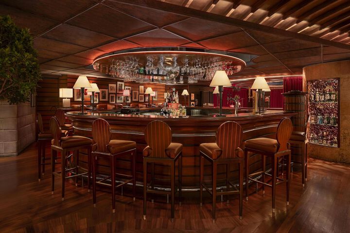 Lounge 107 of 150