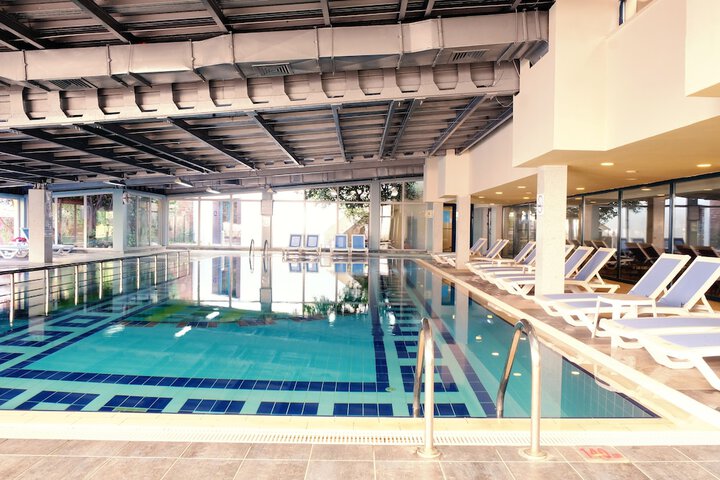 Pools & Facilities