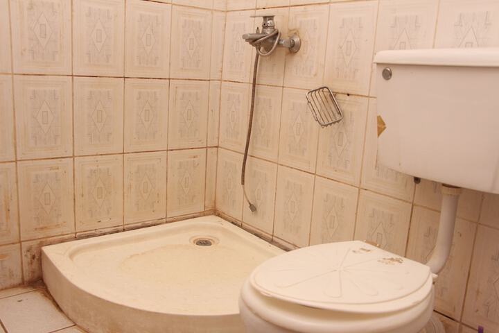 Room 7 of 13