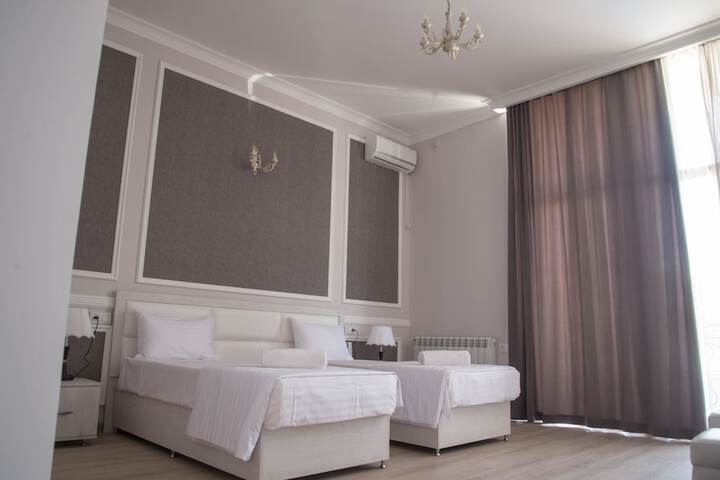 Room 12 of 47