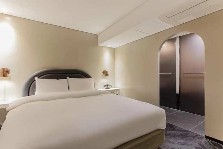 Room 29 of 36