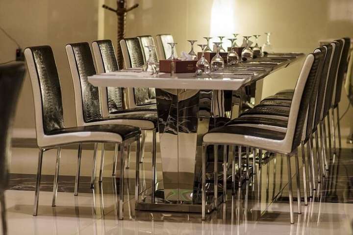 Dining 16 of 21
