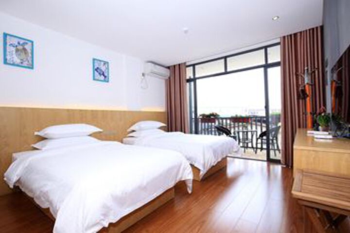 Room 5 of 25