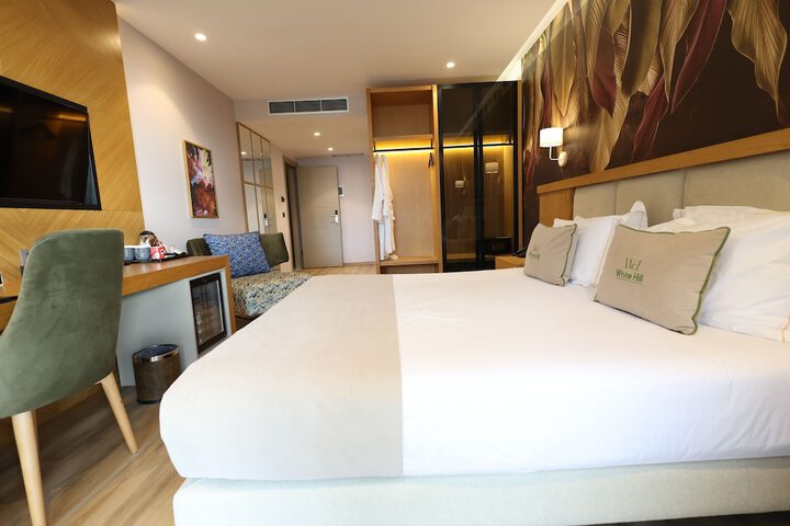 Room 57 of 136