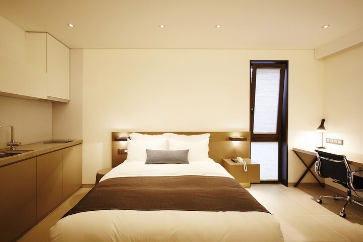 Room 16 of 64