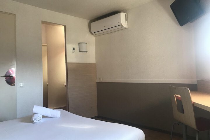 Room 21 of 64