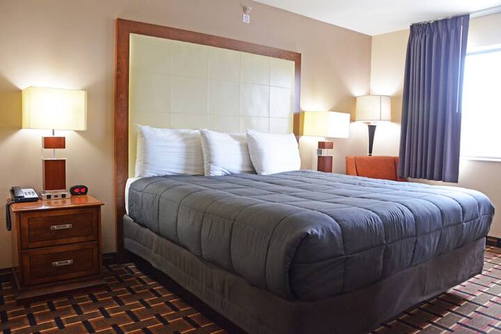 1 King Bed (1 of 27)