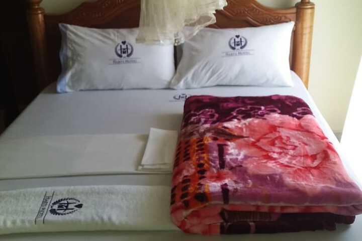 Room 4 of 23